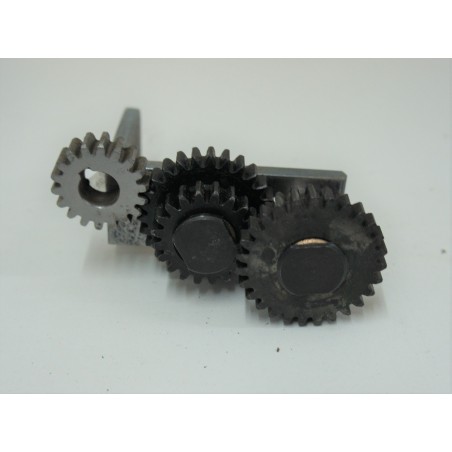 LEAD SCREW FORWARD-NEUTRAL-REVERSE DRIVE GEAR SET