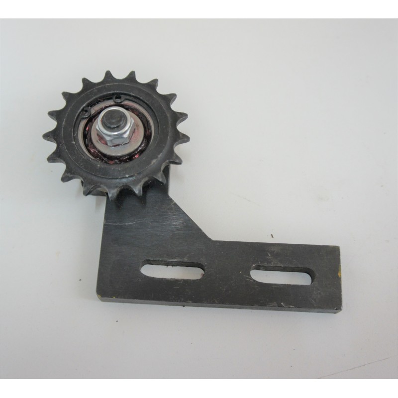 CHAIN DRIVE ASSEMBLY WITH ADJUSTABLE IDLER